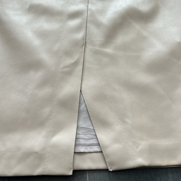 Melanie Lyne Nude Faux Leather Pencil Skirt Lined Size 12 - Picture 13 of 14
